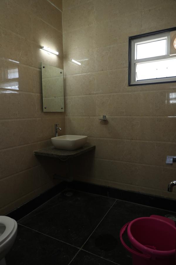 Hlv Grand Inn Bangalore Luaran gambar