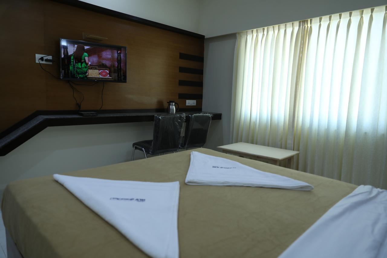 Hlv Grand Inn Bangalore Luaran gambar