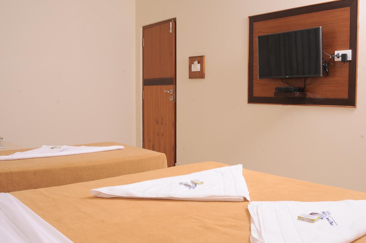 Hlv Grand Inn Bangalore Luaran gambar