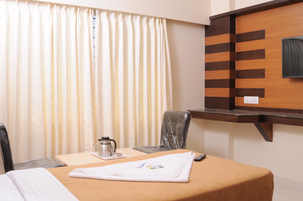 Hlv Grand Inn Bangalore Luaran gambar