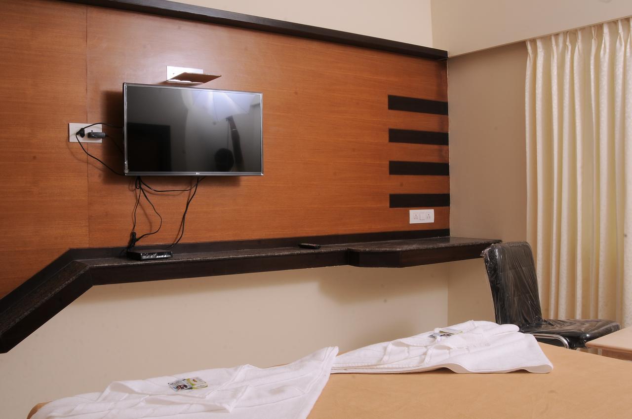 Hlv Grand Inn Bangalore Luaran gambar