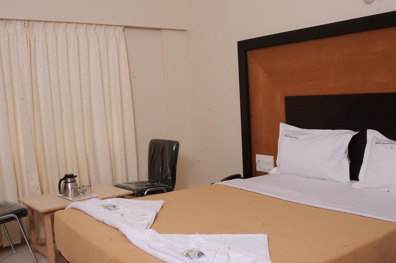 Hlv Grand Inn Bangalore Luaran gambar