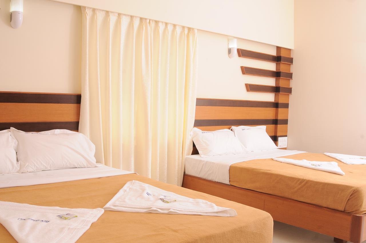 Hlv Grand Inn Bangalore Luaran gambar