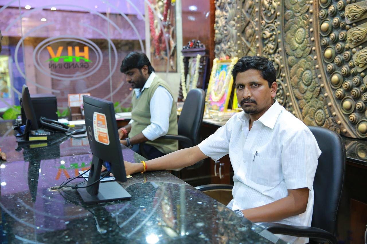 Hlv Grand Inn Bangalore Luaran gambar