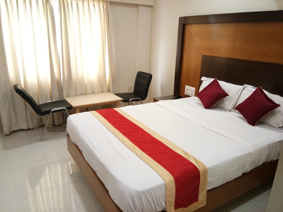 Hlv Grand Inn Bangalore Luaran gambar