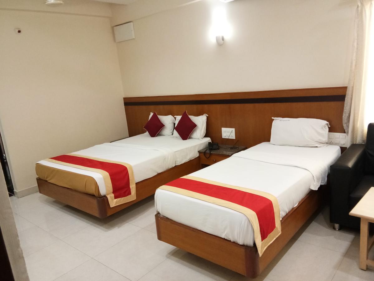 Hlv Grand Inn Bangalore Luaran gambar